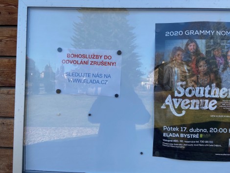 Nedělní prázdná smutná Elada