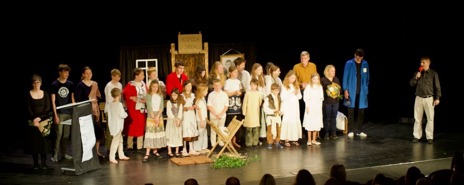 Vánoční divadlo Někdo klepe!